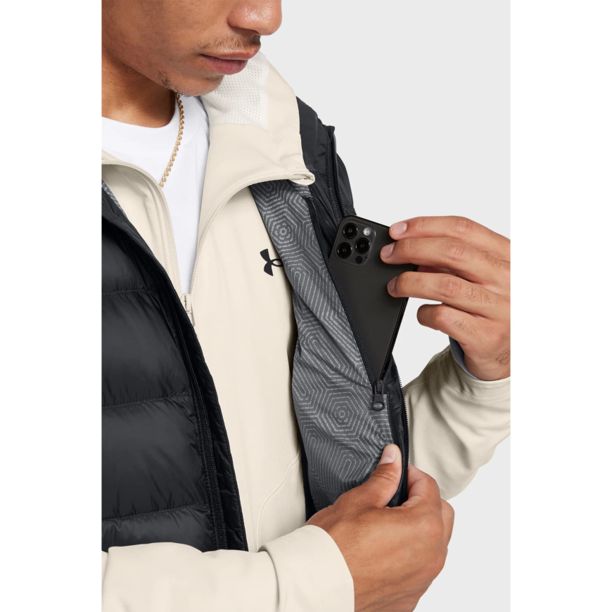 Чоловічий чорний пуховий жилет Under Armour LEGEND DOWN VEST 1385838-001 - Зображення №5